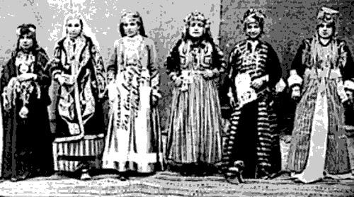 Women of Şanlıurfa, Ottoman Turkey (photographer unknown, 1915)