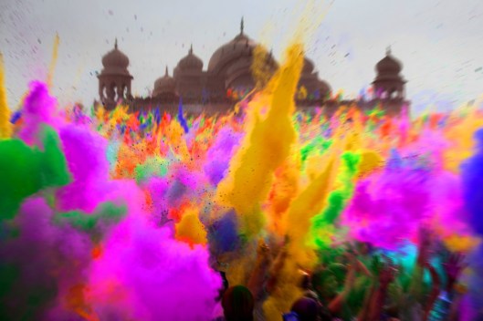 holi 4